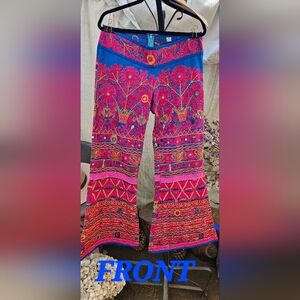 Beautiful Embroidery Pants Size LARGE.